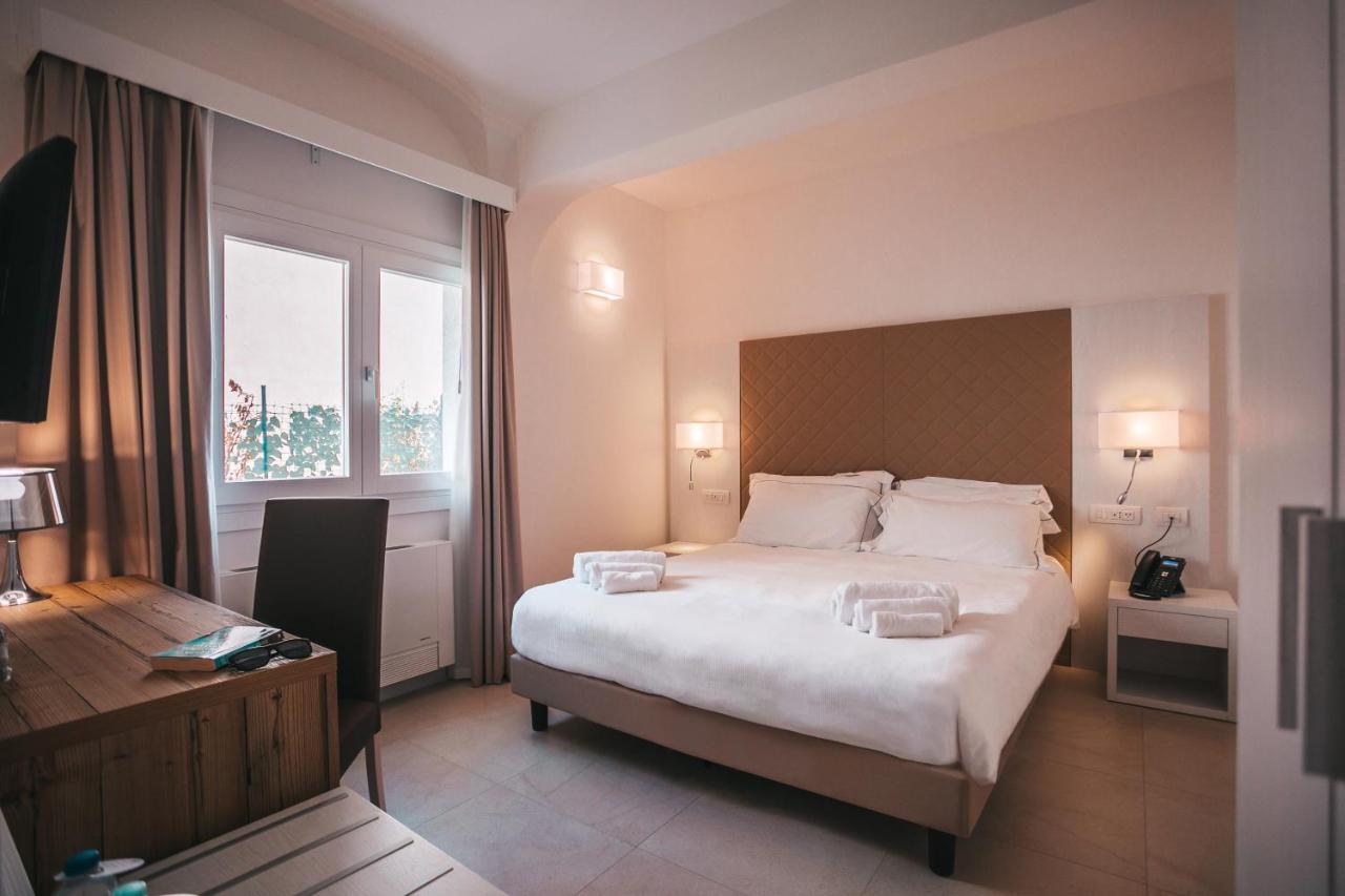 Hotel Moresco Santa Teresa Gallura Dış mekan fotoğraf