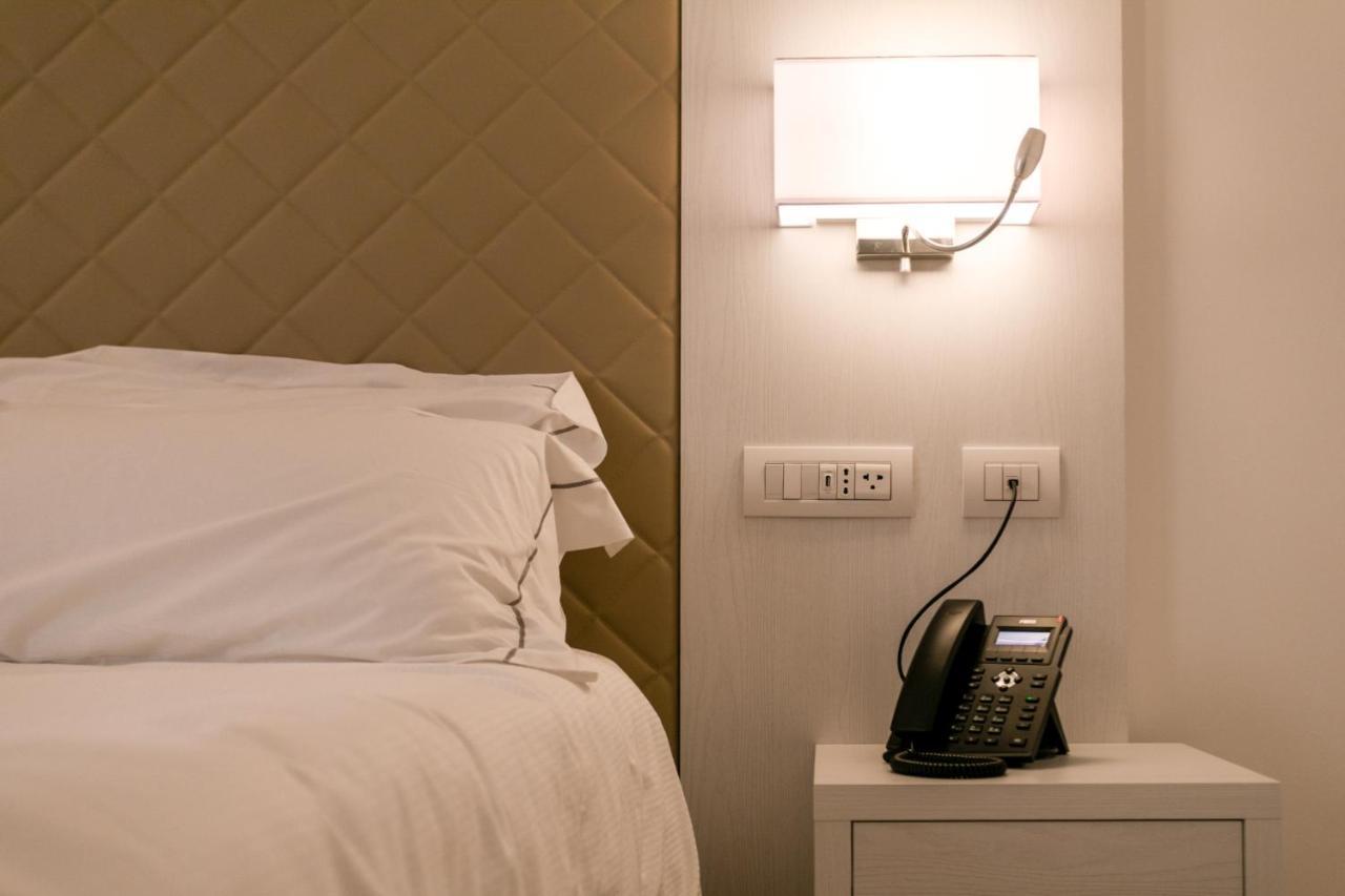 Hotel Moresco Santa Teresa Gallura Oda fotoğraf